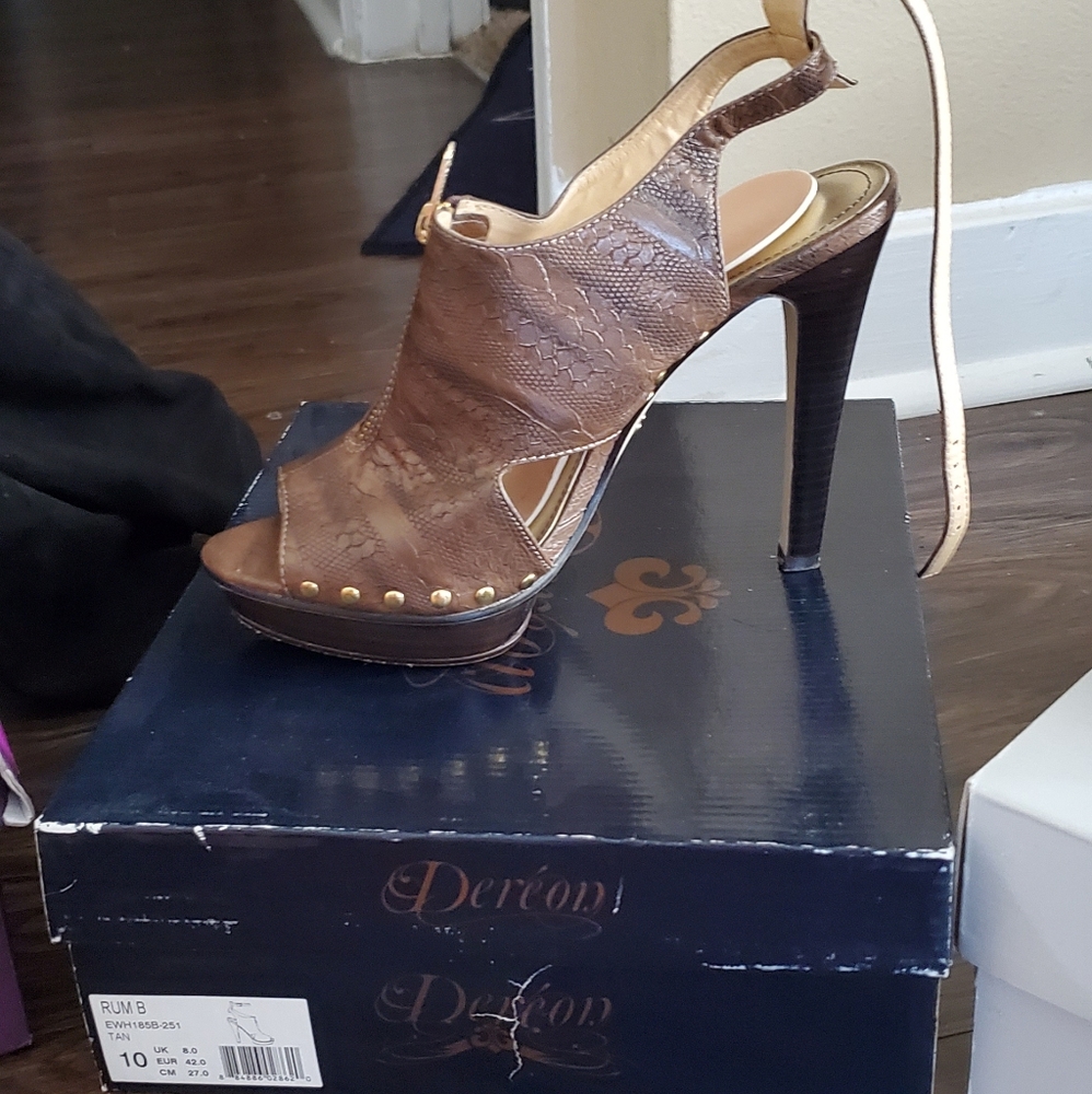 Women's shoes